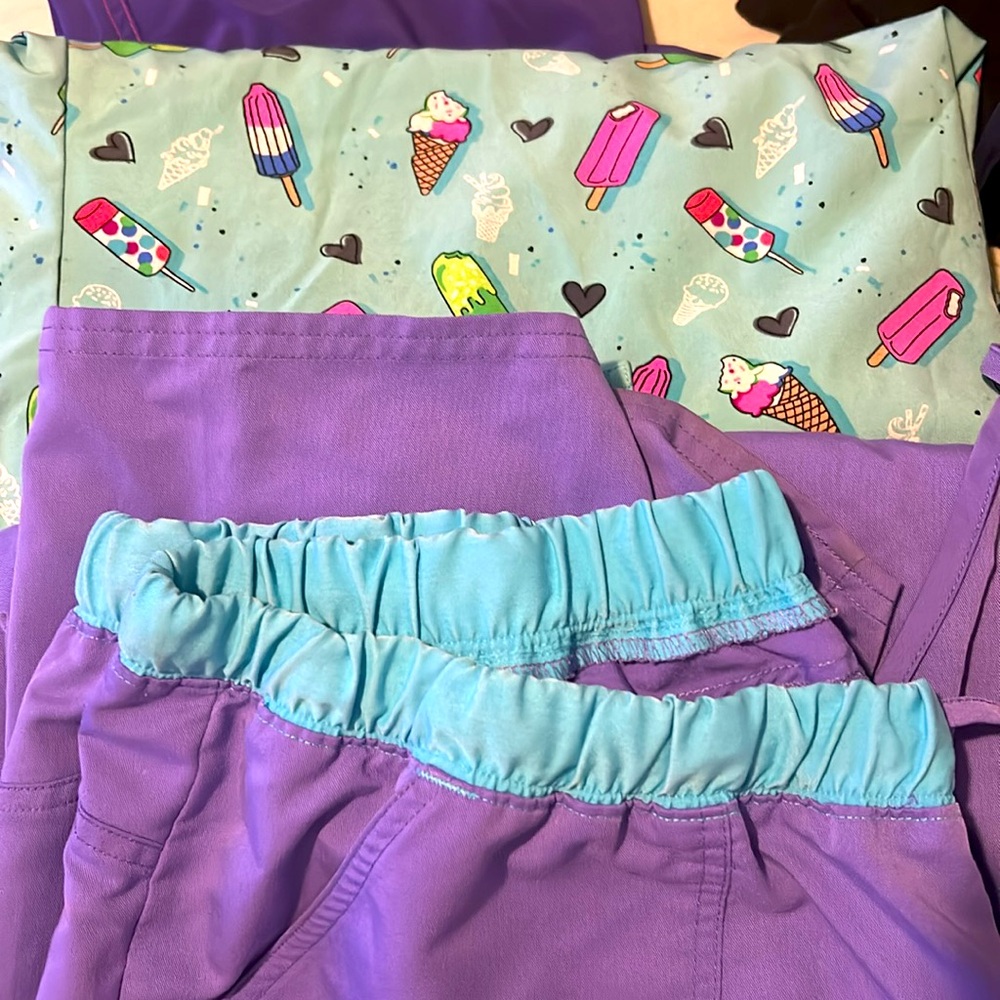 Scrubs sizes XL-3X - Picture 2 of 11